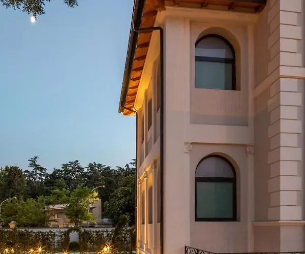 Livia Valeria Palace Aparthotel 4*