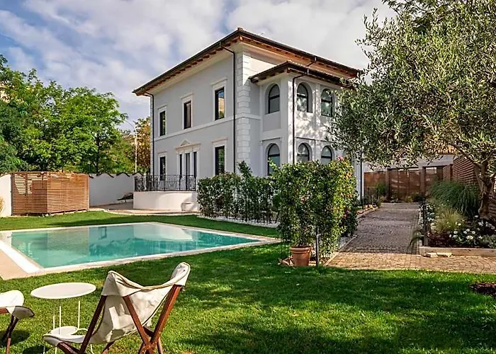 Livia Valeria Palace Aparthotel