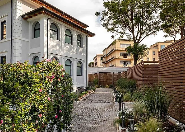 Aparthotel Livia Valeria Palace 4*
